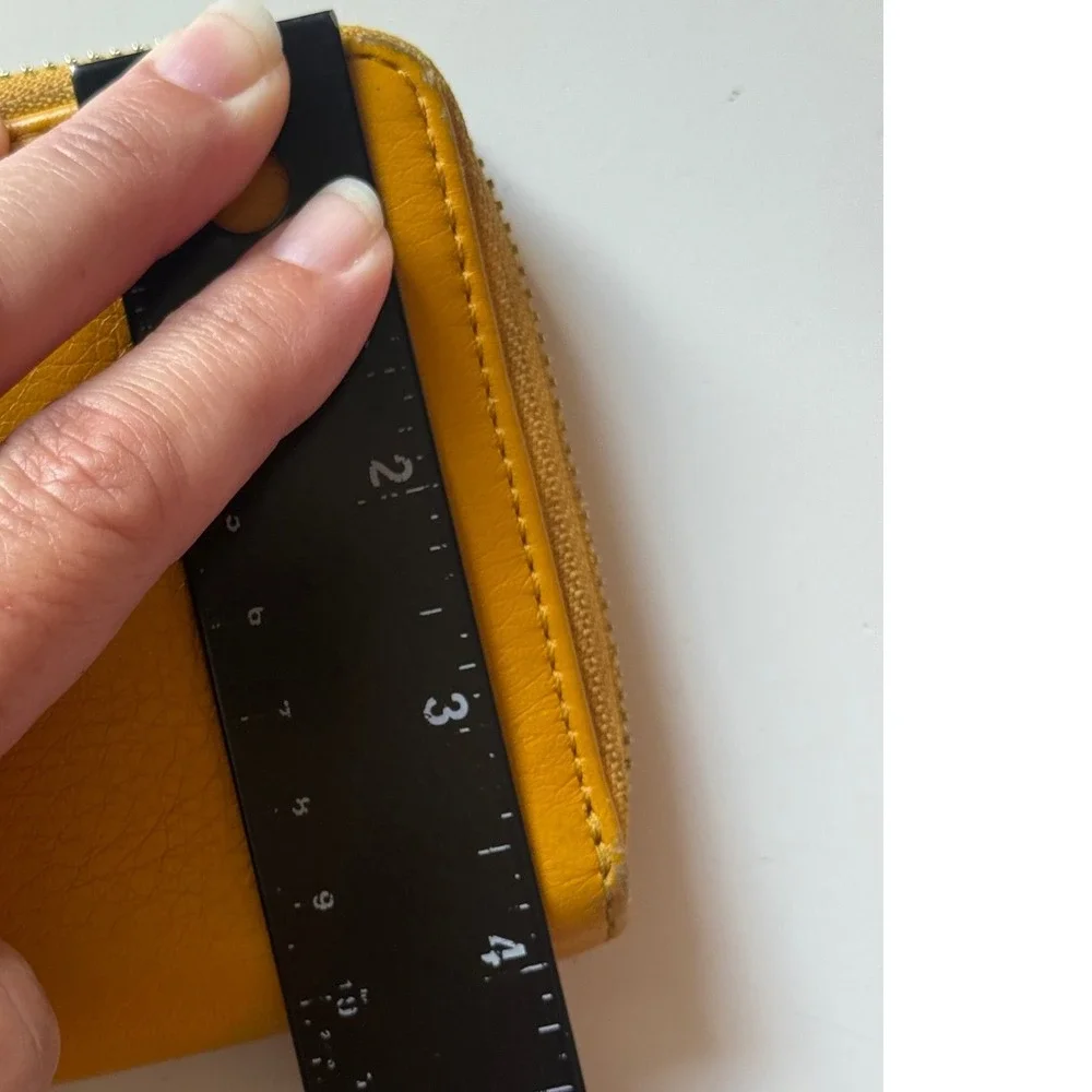 Tory Burch Miller Zip Continental Wallet Yellow Leather Wristlet Preppy Luxury‎